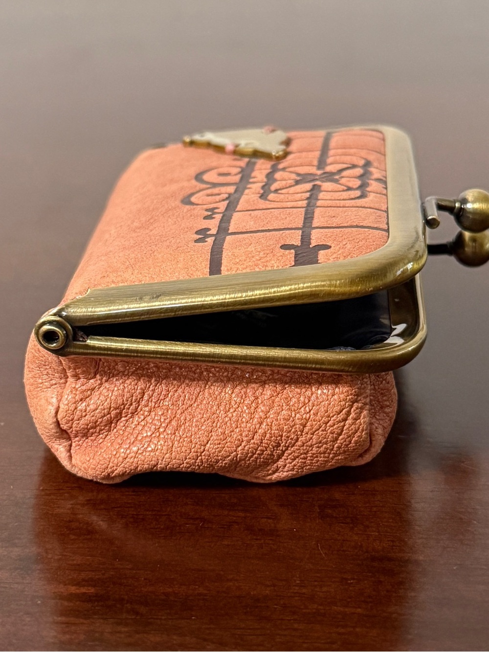 Women’s Fossil Purse Accessories. Tan with Bird Accent. EUC - Picture 7 of 16